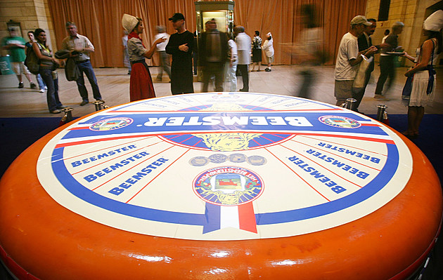 Worlds Largest Cheese On Display In New York City